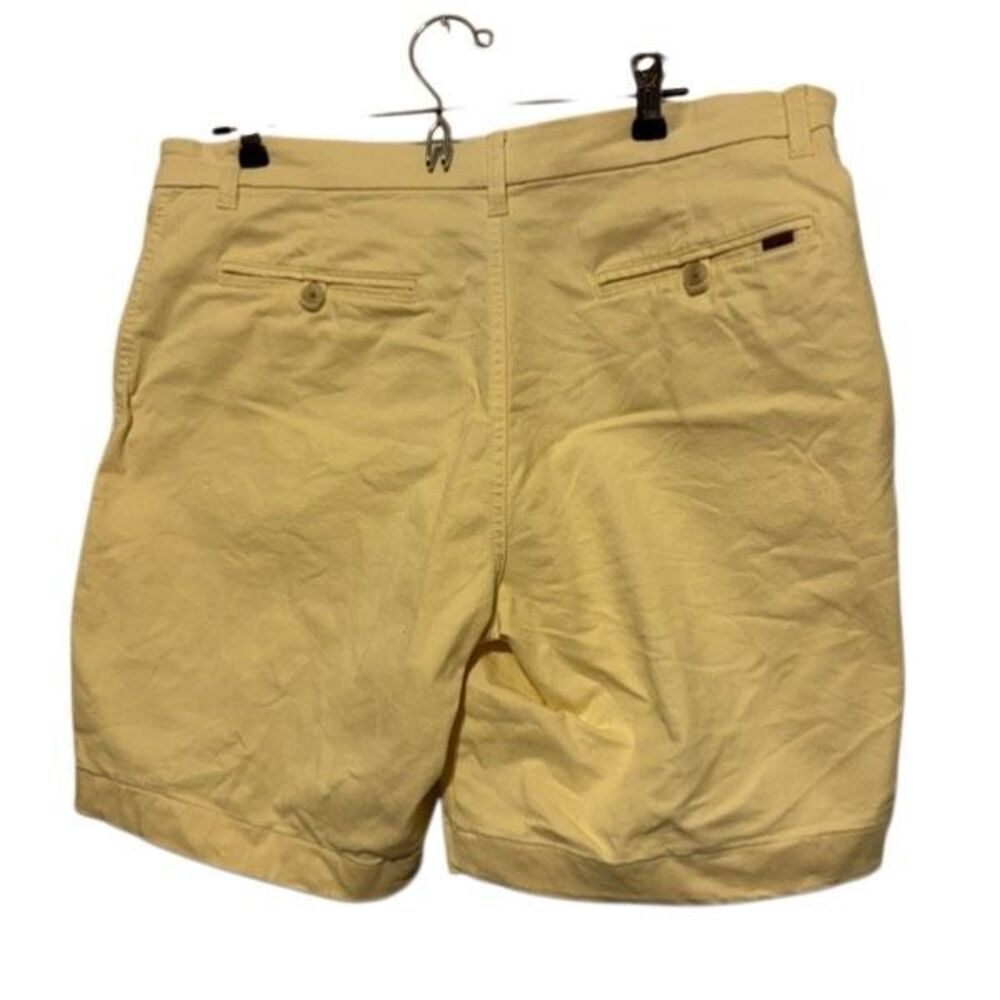 Chaps Stretch Size 33 Yellow Shorts
